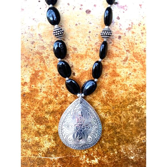 Doug Paulus Sterling and Black Onyx Necklace with Sterling Pendant Vintage - Picture 5 of 7